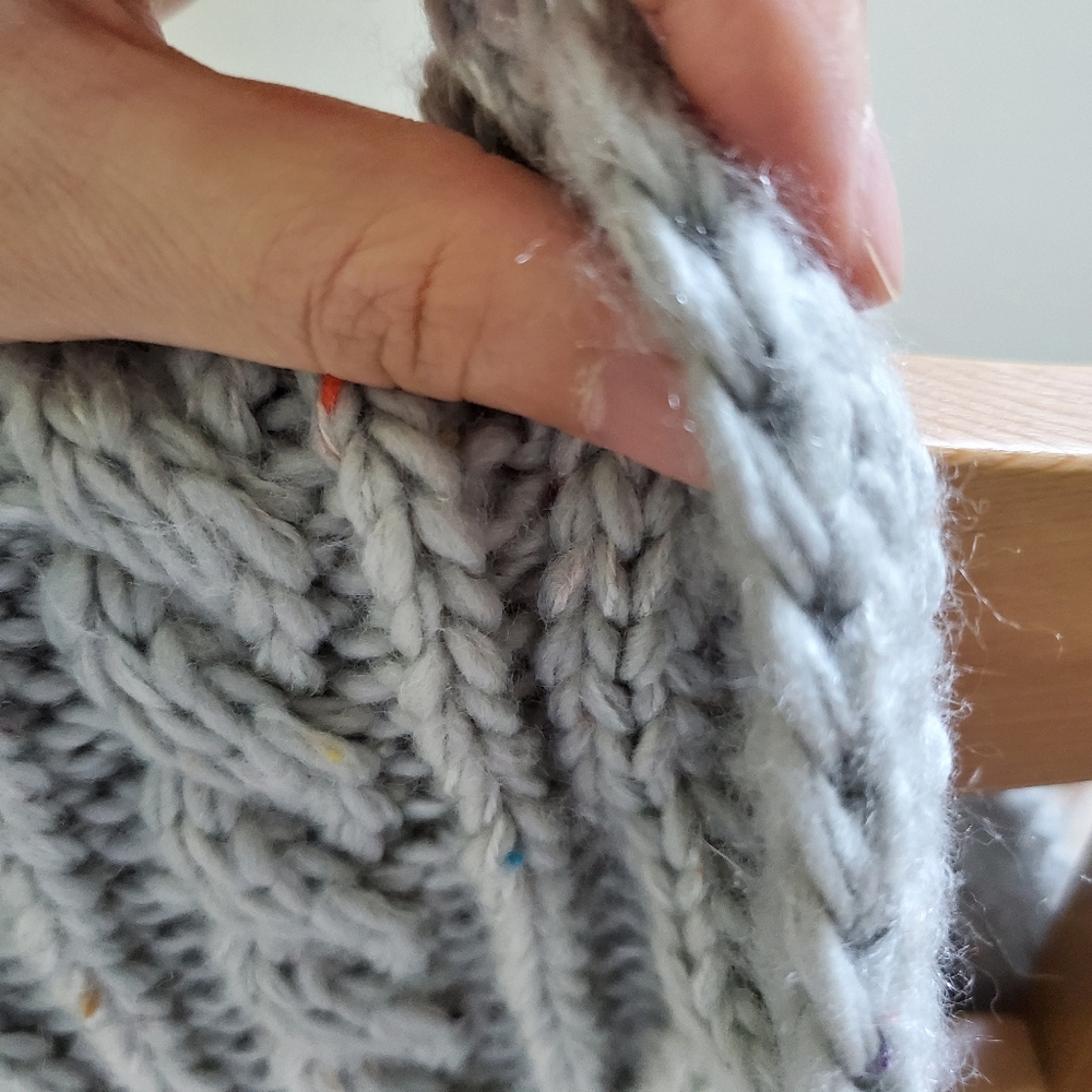 ππ‘π’ππ€ Infinity Cable Knit Scarf - Picture 3 of 4